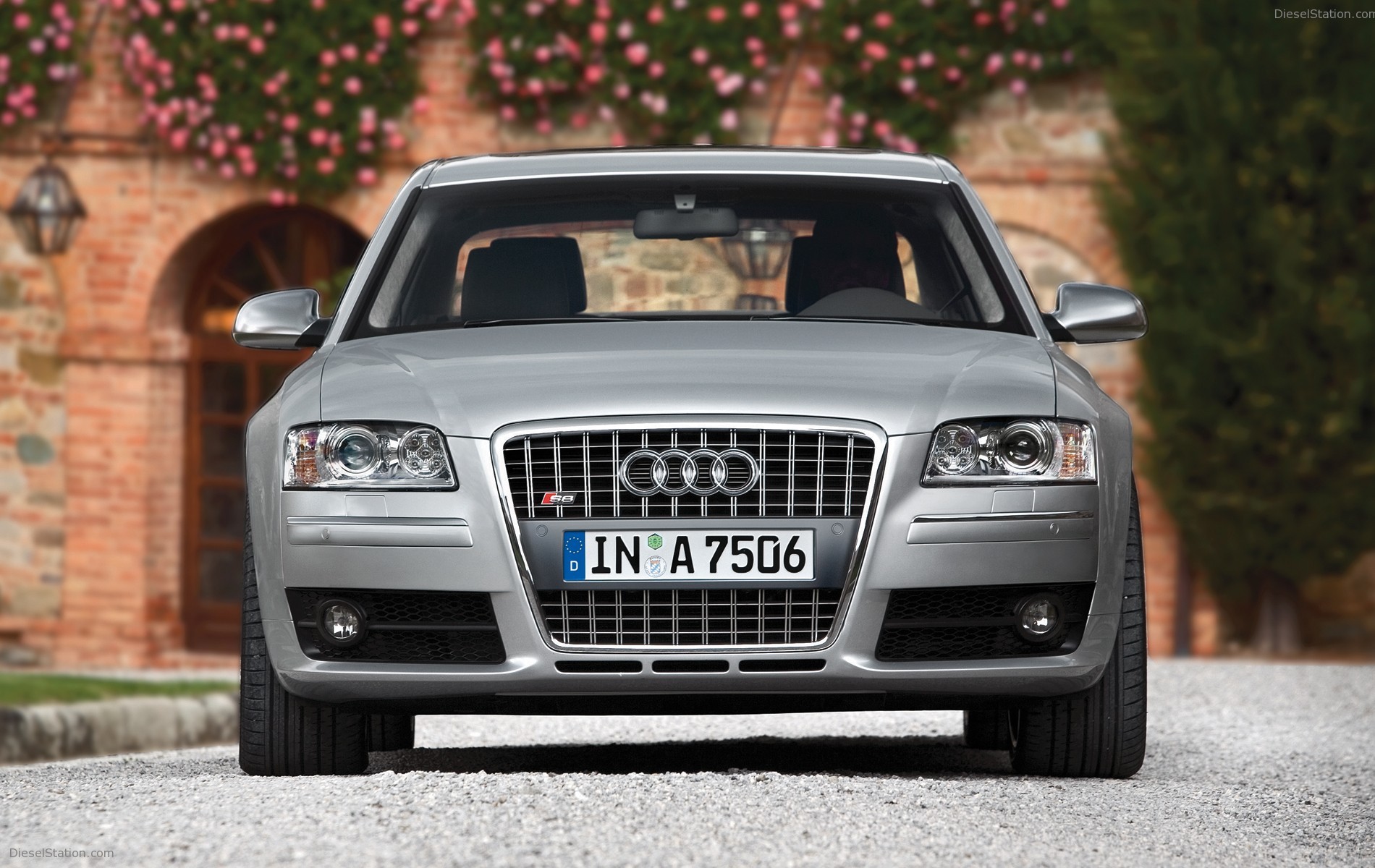 Audi S8 (2005)